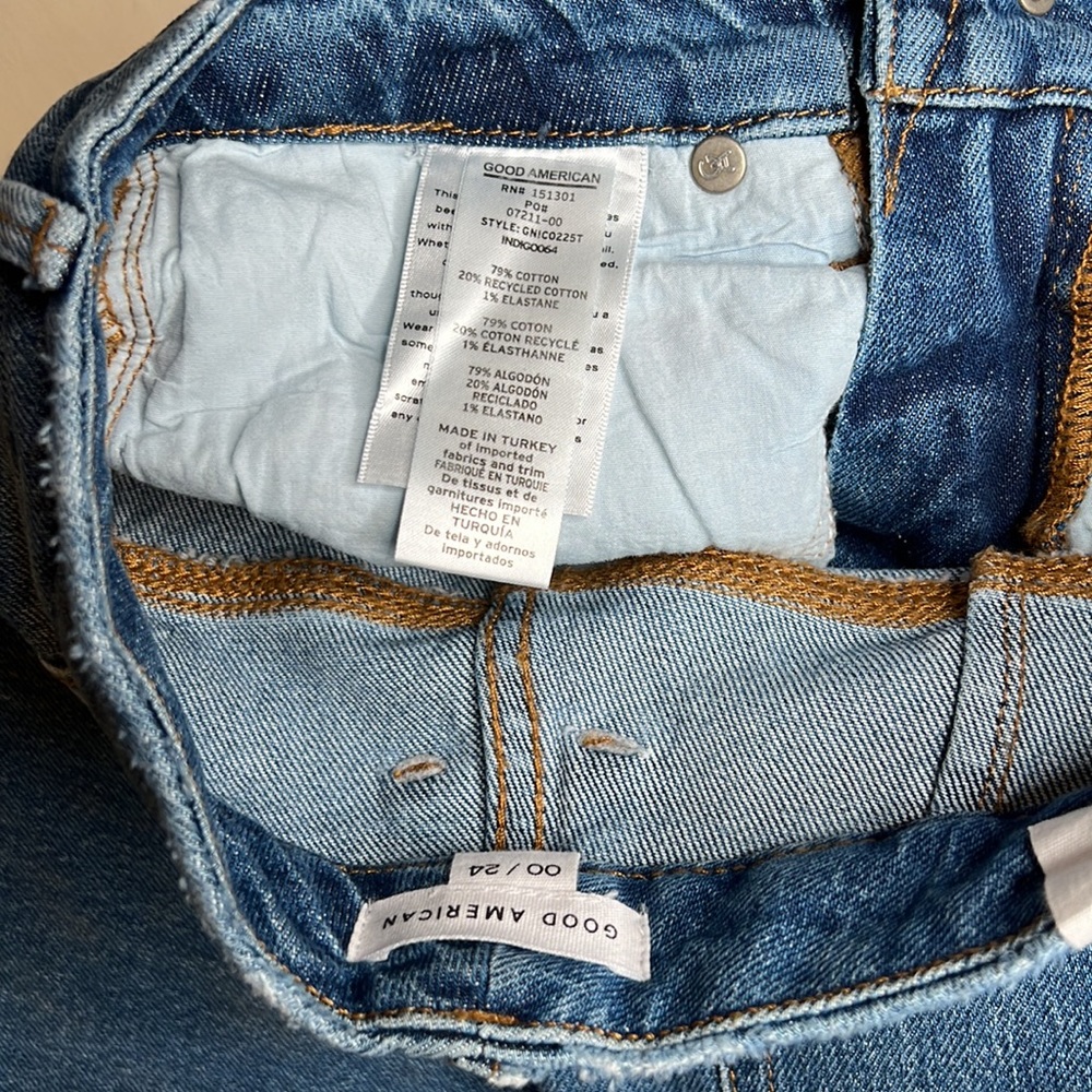 NWT - Good American Distressed Jeans - Size 00 / 24 - Picture 5 of 6